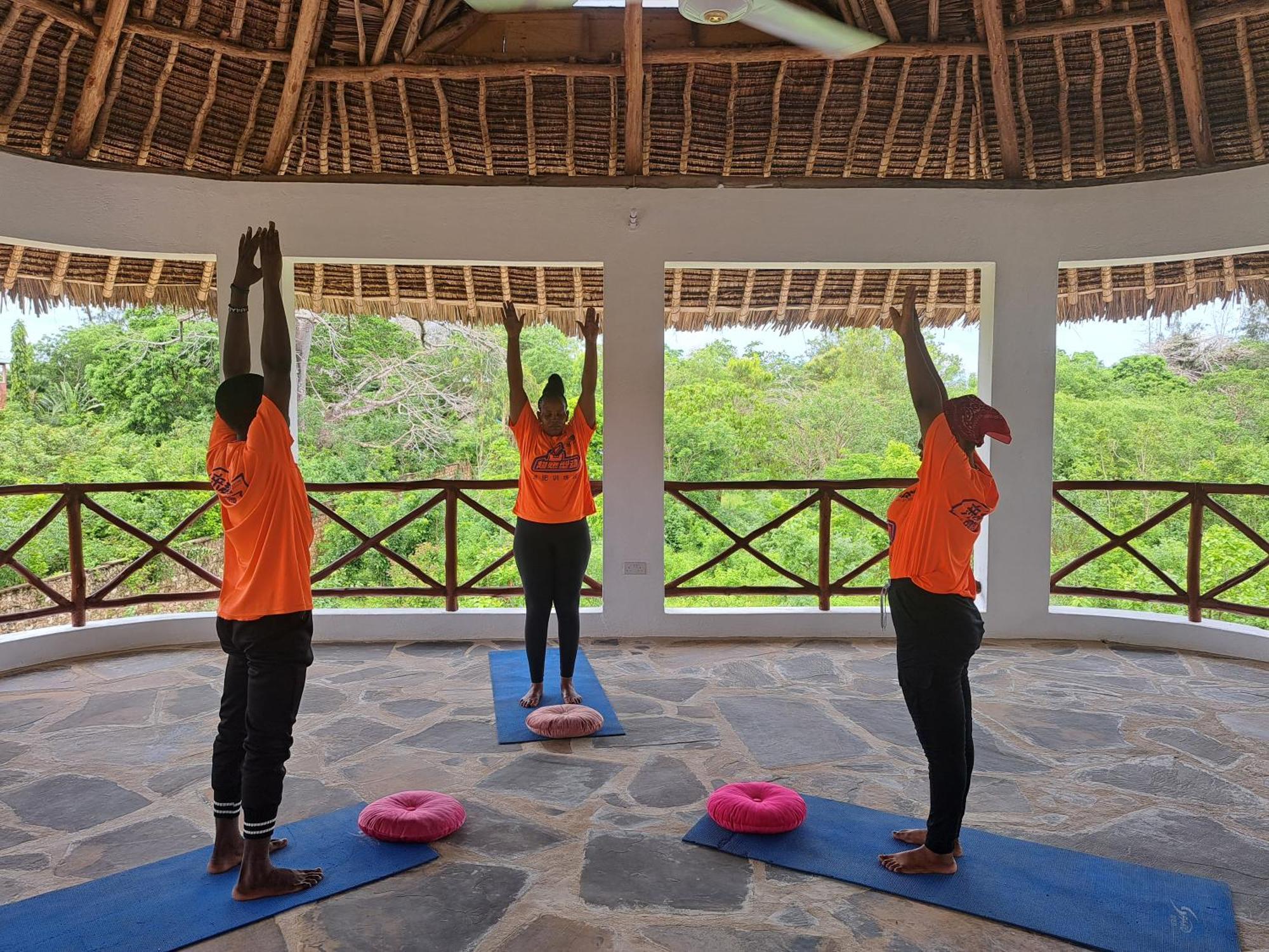 Diani Yoga Barn Bed & Breakfast Укунда Екстериор снимка