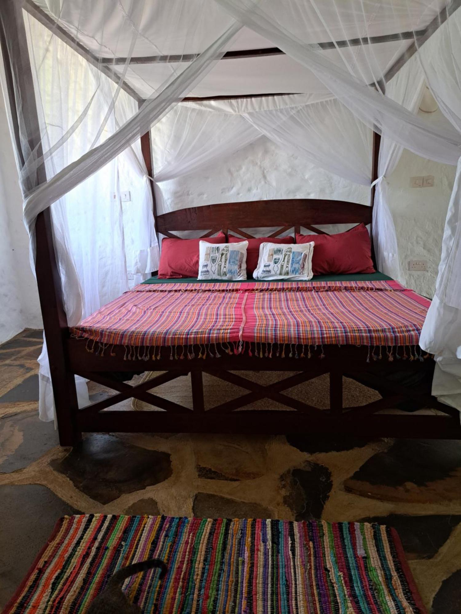 Diani Yoga Barn Bed & Breakfast Укунда Стая снимка