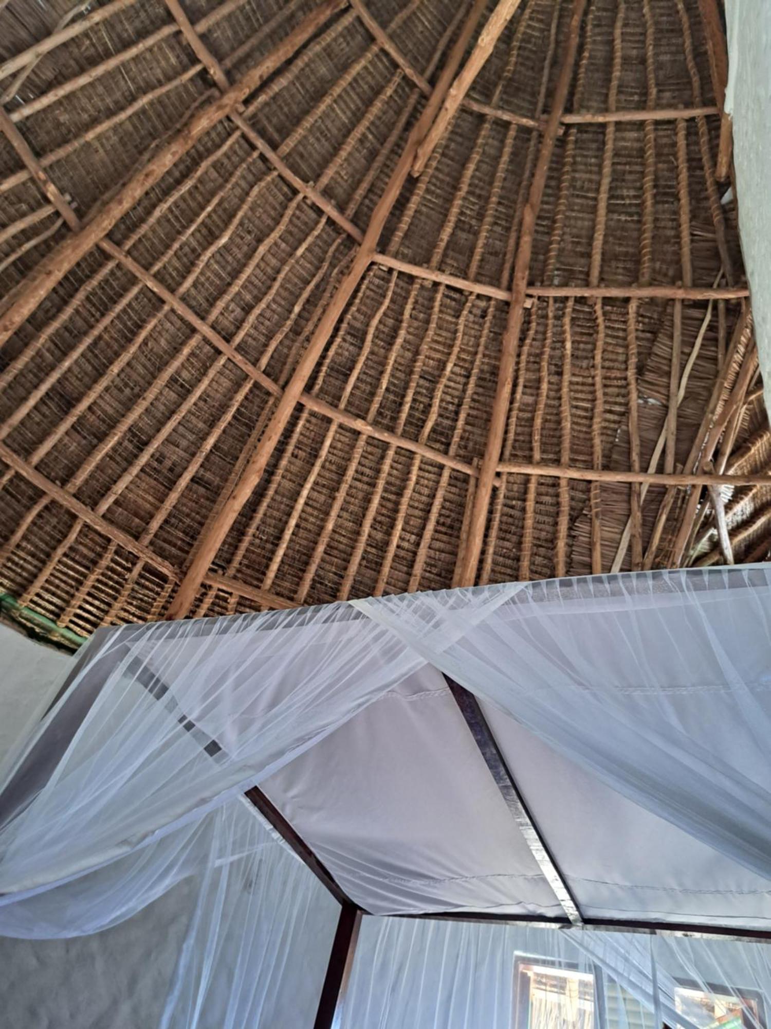 Diani Yoga Barn Bed & Breakfast Укунда Екстериор снимка