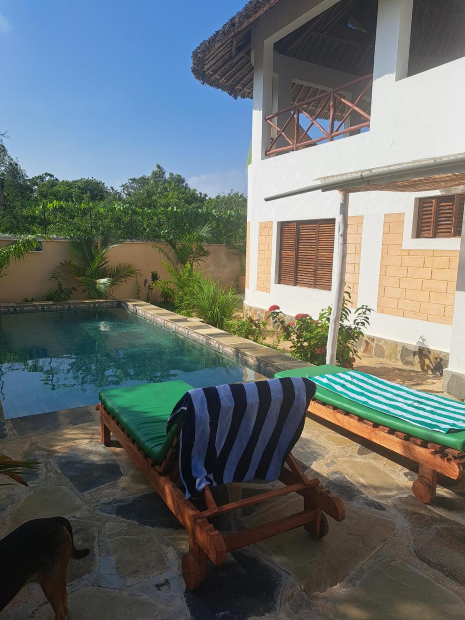Diani Yoga Barn Bed & Breakfast Укунда Екстериор снимка