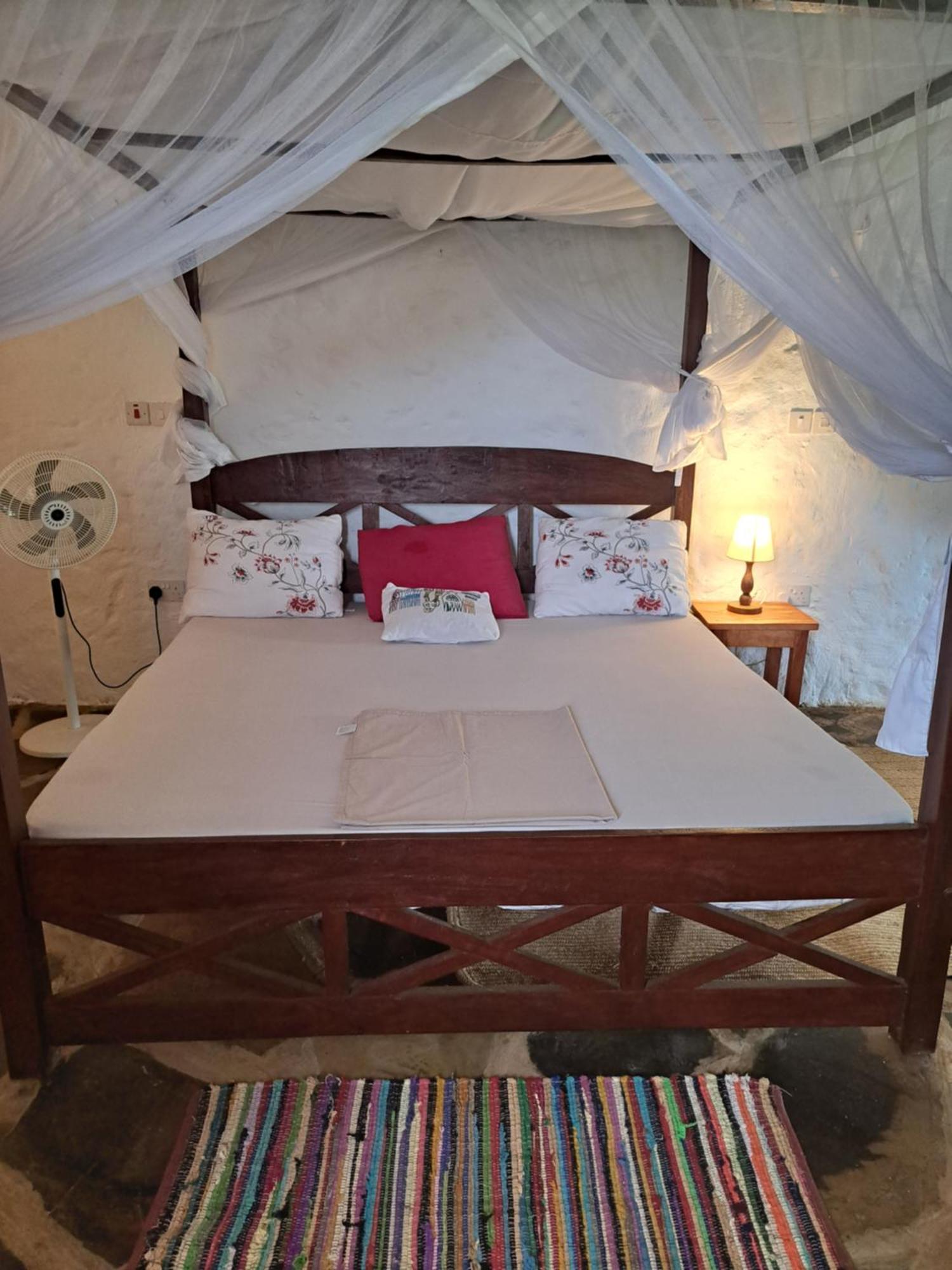 Diani Yoga Barn Bed & Breakfast Укунда Екстериор снимка