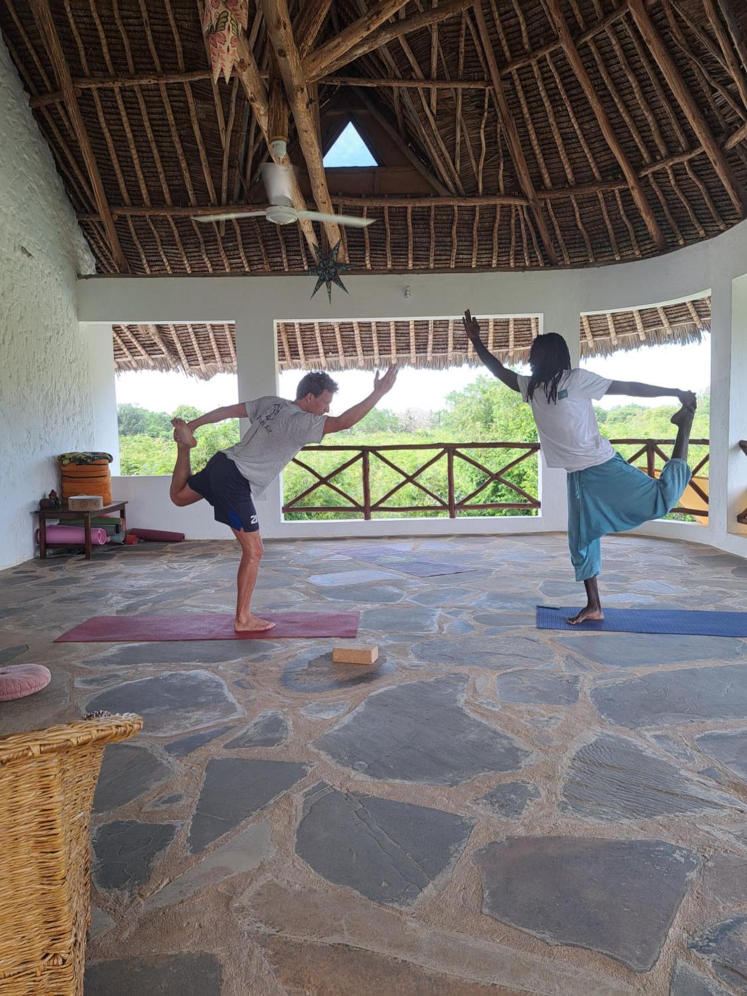 Diani Yoga Barn Bed & Breakfast Укунда Екстериор снимка