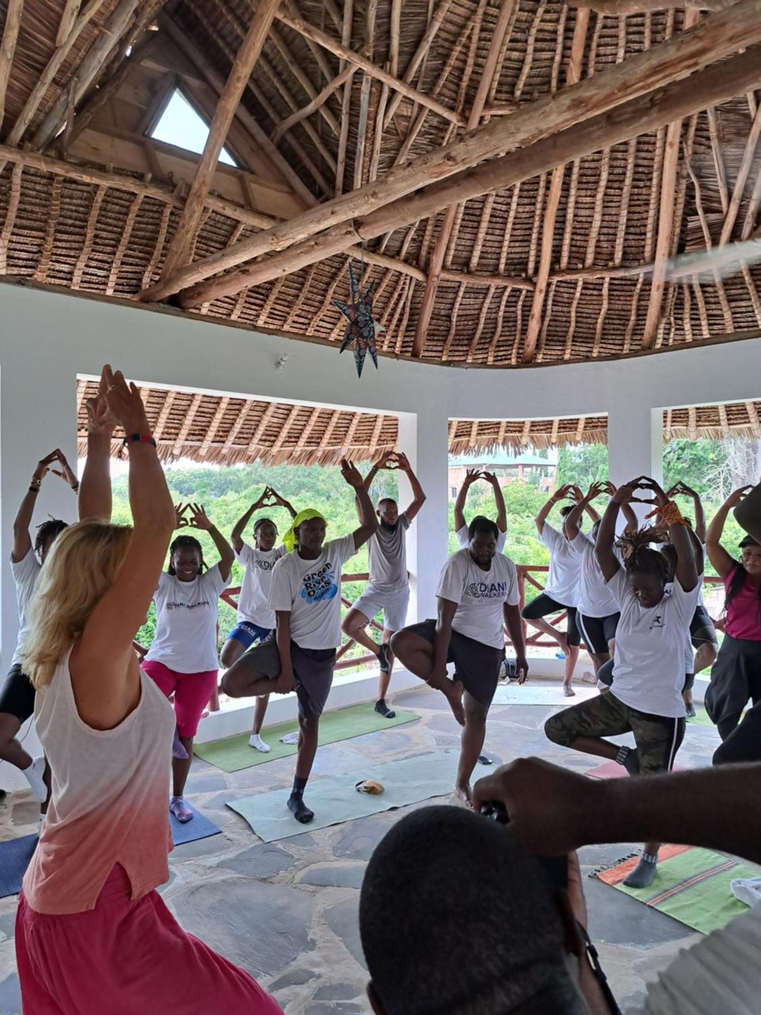 Diani Yoga Barn Bed & Breakfast Укунда Екстериор снимка